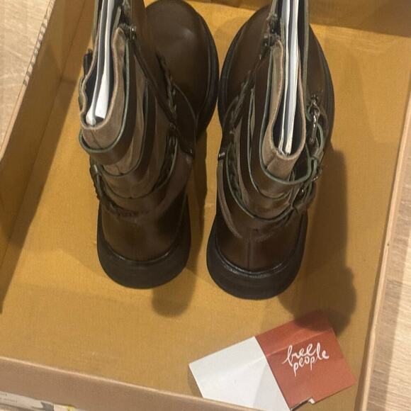 Free People Women's Billie Buckle Boots Leather Olive Green Size 8.5 NWB - Picture 8 of 10